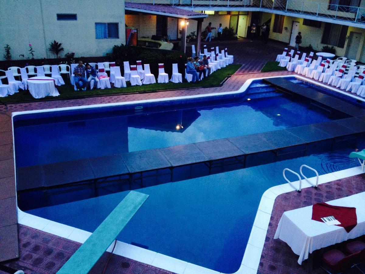 Hotel Plaza グアテマラシティ エクステリア 写真